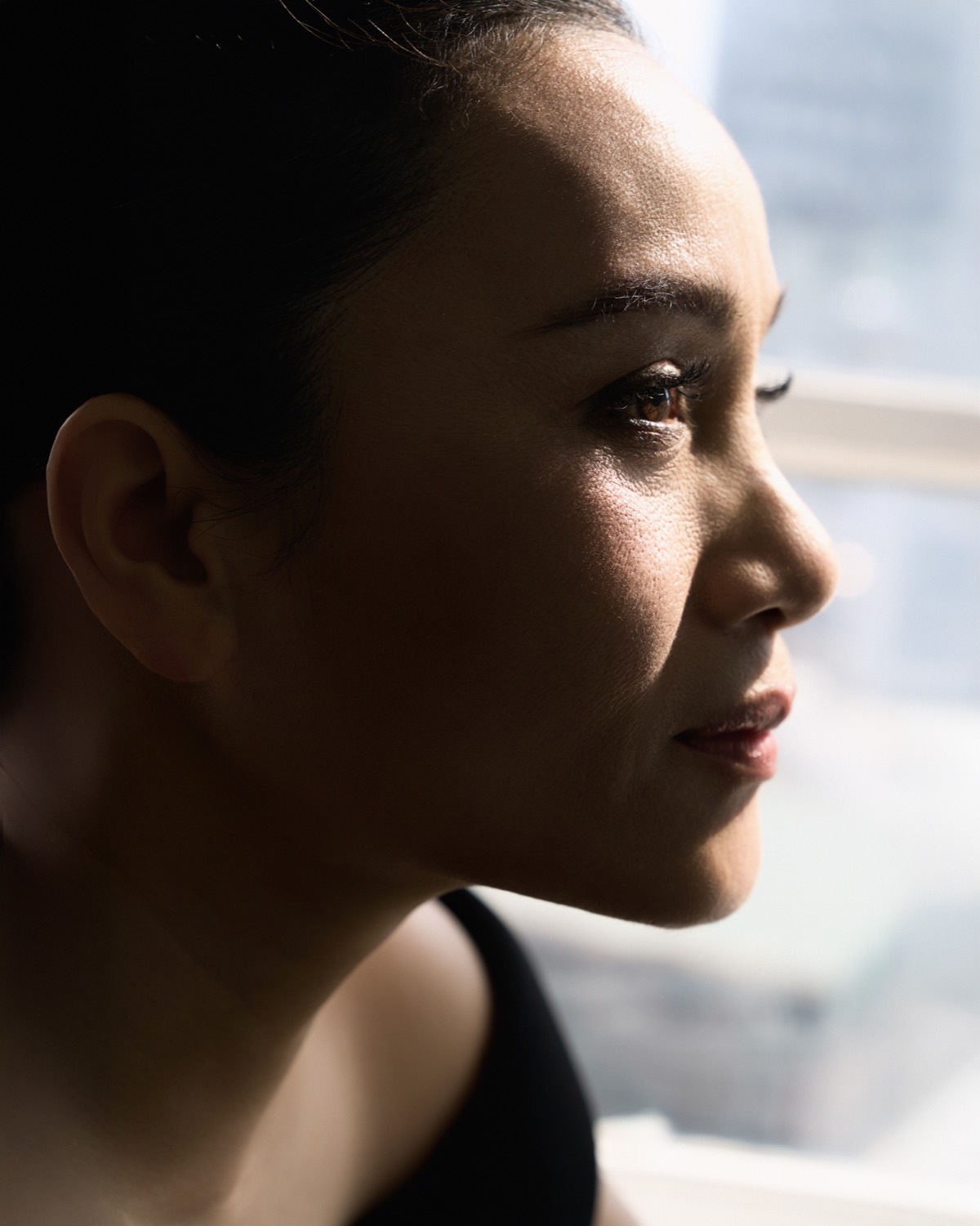Hong Tuyen Nguyen in window light